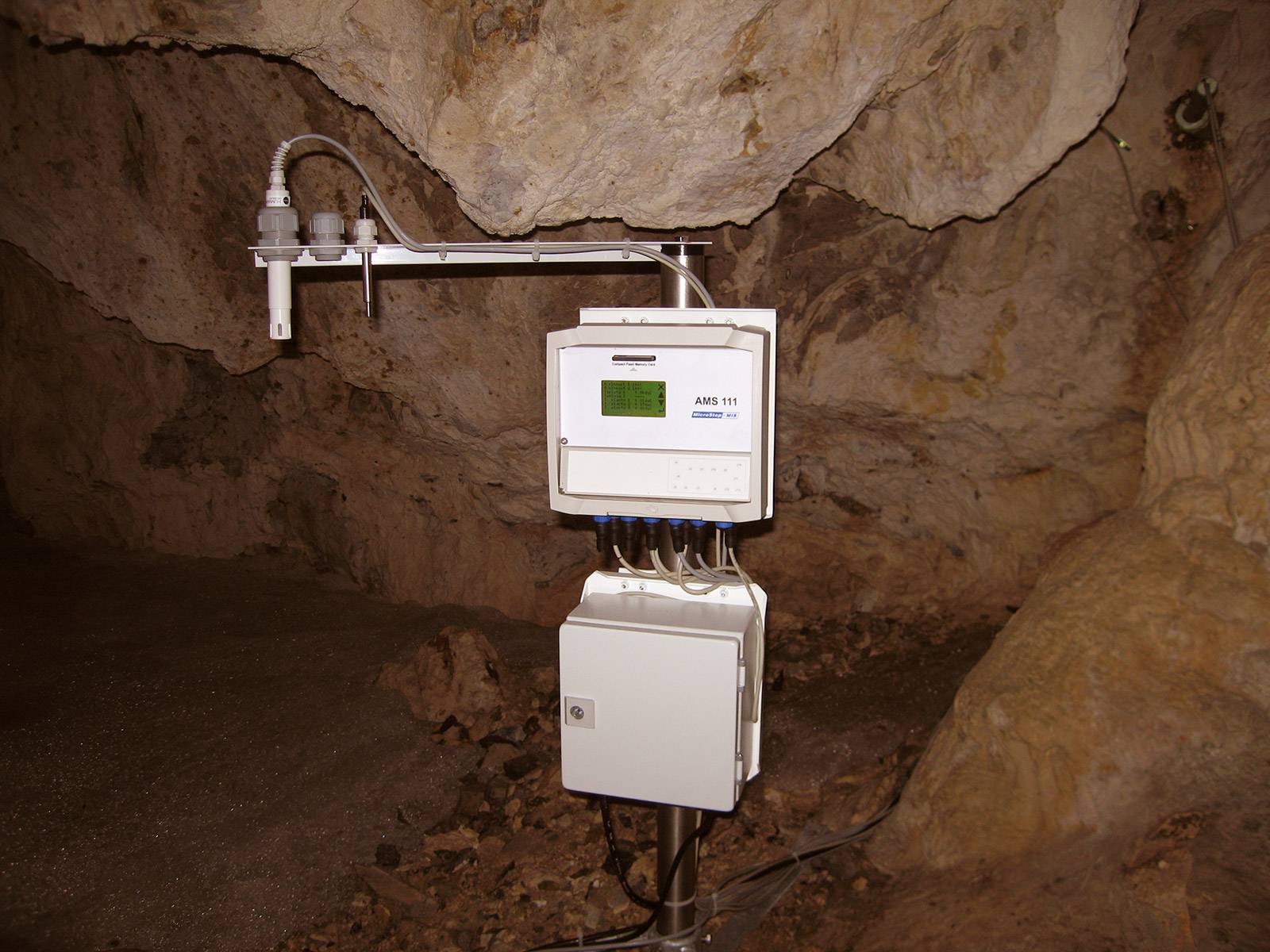 MicroStep-MIS | Microclimate Cave Monitoring System installation