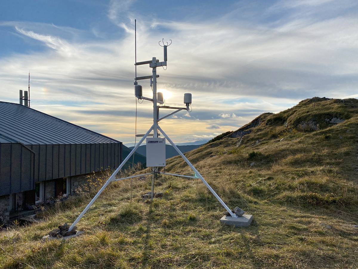 MicroStep-MIS | Non-tiltable Aluminum Meteorological Mast